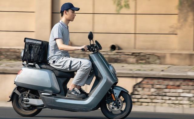 央视批评电动车降速规定 时速25公里谁为骑行者发声？-有驾