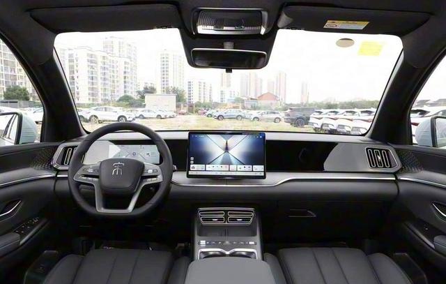 9.98万起售1508公里续航,比亚迪这台混动SUV让4S店销售改口:别再问CR-V怎么样了-有驾