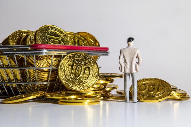 钟睒睒登顶胡润百富榜，小米雷军财富一年暴涨151%，38岁王宁靠Labubu成河南首富