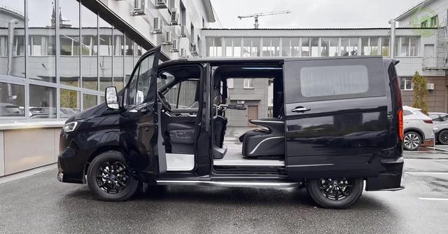 2026款福特全顺大变身！豪华MPV市场要变天？GL8们瑟瑟发抖了！-有驾