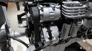 纵置横置差在哪？斯堪尼亚发动机布局藏着百万运费的秘密