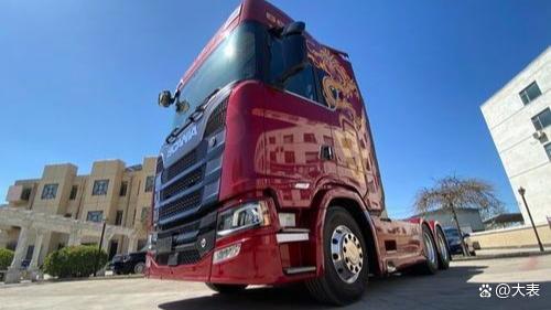 纵置横置差在哪？斯堪尼亚发动机布局藏着百万运费的秘密-有驾