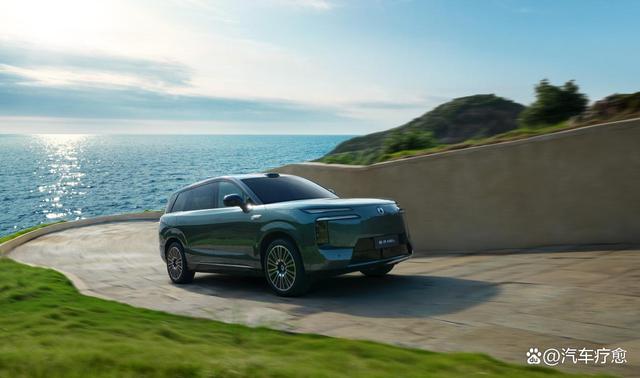 29.98万起的“价格屠夫”,腾势N8L重塑六座豪华SUV生活方式-有驾