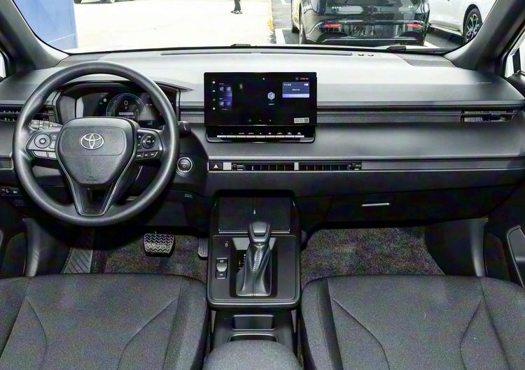 继续减配？新款卡罗拉锐放上市，又是一片吐槽？__卡罗拉与锐程cc的对比