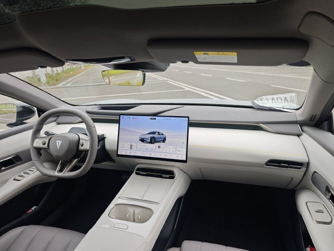 深蓝L06开启预售 价格区间13.99-16.19万元