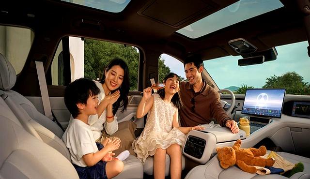 腾势N8L上市，家庭出行升级，配置体验提升-有驾