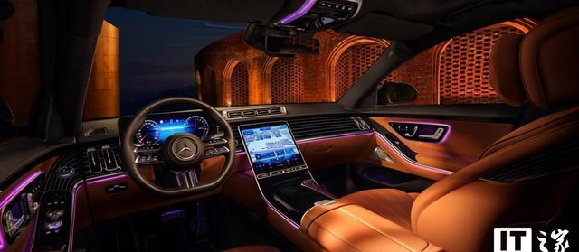 奔驰S级这台4.0T发动机藏了个电动涡轮，1800转就能爆发1430牛米，老司机试完发现这套路有点不一样-有驾