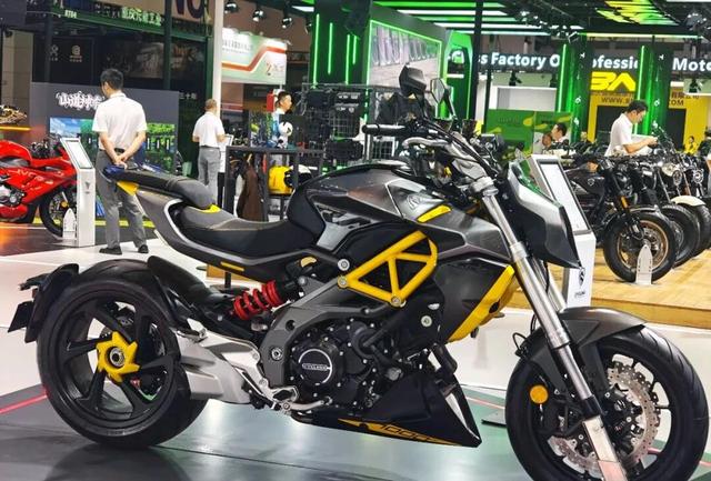 宗申隆鑫强强联手！2025摩博会揭秘智能化摩托车如何颠覆你的骑行体验？-有驾