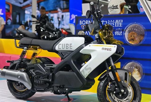 宗申隆鑫强强联手！2025摩博会揭秘智能化摩托车如何颠覆你的骑行体验？-有驾