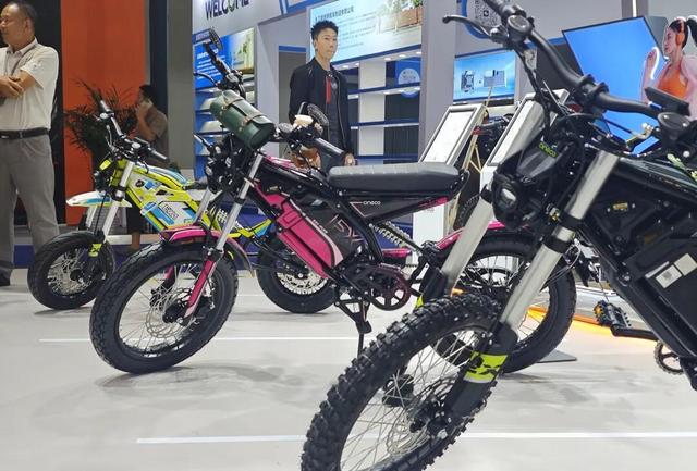 宗申隆鑫强强联手！2025摩博会揭秘智能化摩托车如何颠覆你的骑行体验？-有驾