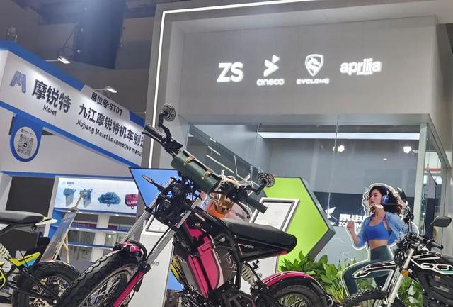 宗申隆鑫强强联手！2025摩博会揭秘智能化摩托车如何颠覆你的骑行体验？-有驾