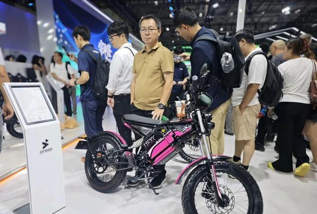 宗申隆鑫强强联手！2025摩博会揭秘智能化摩托车如何颠覆你的骑行体验？-有驾