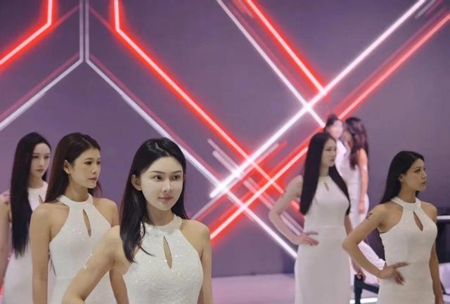 宗申隆鑫强强联手！2025摩博会揭秘智能化摩托车如何颠覆你的骑行体验？-有驾