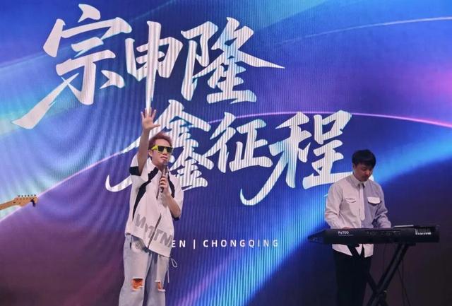 宗申隆鑫强强联手！2025摩博会揭秘智能化摩托车如何颠覆你的骑行体验？-有驾