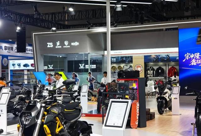 宗申隆鑫强强联手！2025摩博会揭秘智能化摩托车如何颠覆你的骑行体验？-有驾