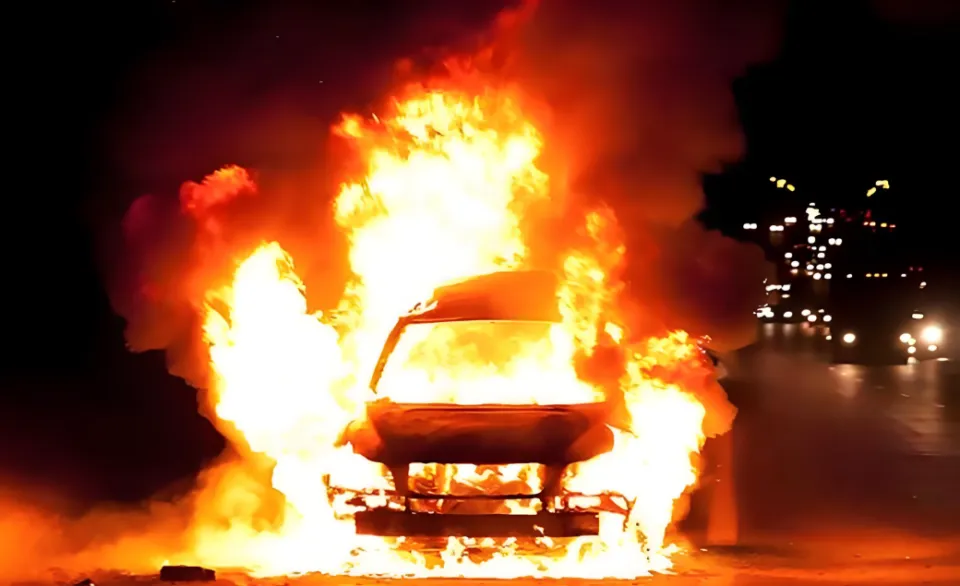 车企的零自燃宣言，谁才是真安全？