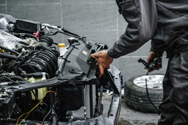 车不经常开，一年跑不到一万公里，需要怎么保养？