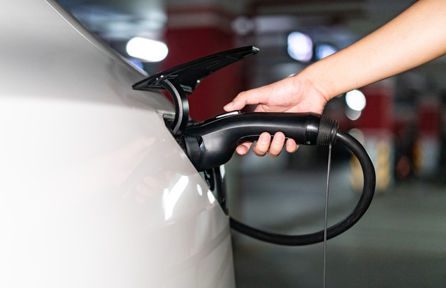 插混比燃油贵多少钱__插混和油混哪个省油