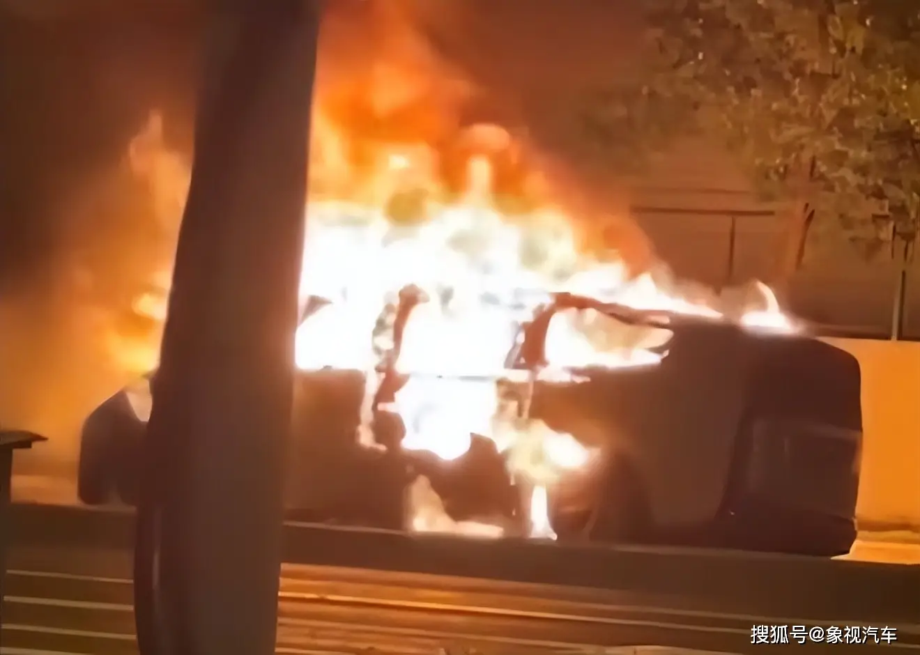 2. 销量连续四个月暴跌