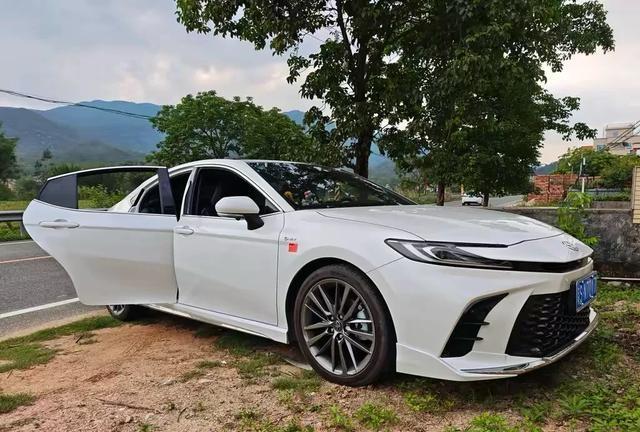 凯美瑞燃油对决双擎:差价的博弈!这4类人选燃油不后悔-有驾