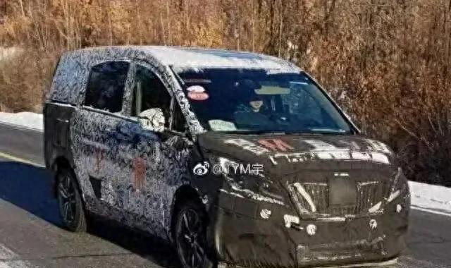 带娃也能玩劈弯？凯迪拉克MPV实测：355马力配四驱，45万起