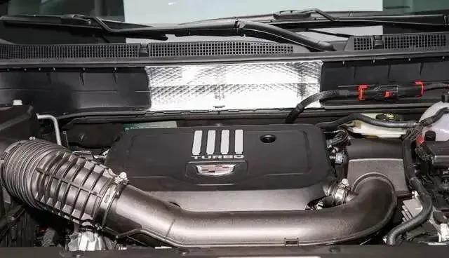 带娃也能玩劈弯?凯迪拉克MPV实测:355马力配四驱,45万起-有驾