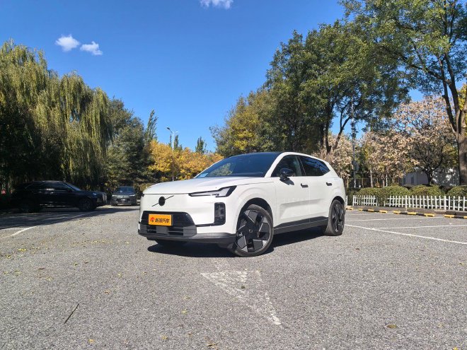 安全与时尚全兼容 抢先试驾沃尔沃全新XC70