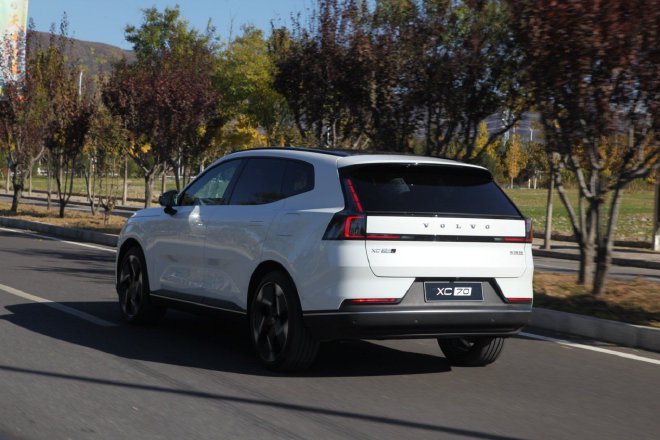 安全与时尚全兼容 抢先试驾沃尔沃全新XC70