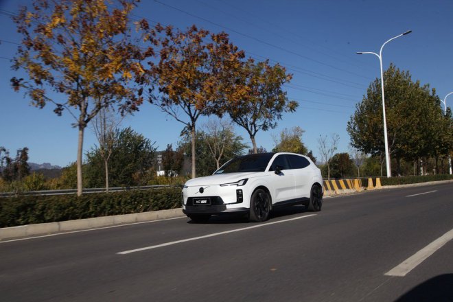 安全与时尚全兼容 抢先试驾沃尔沃全新XC70