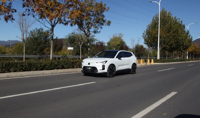 安全与时尚全兼容 抢先试驾沃尔沃全新XC70