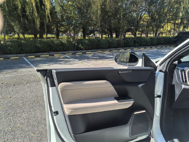 安全与时尚全兼容 抢先试驾沃尔沃全新XC70