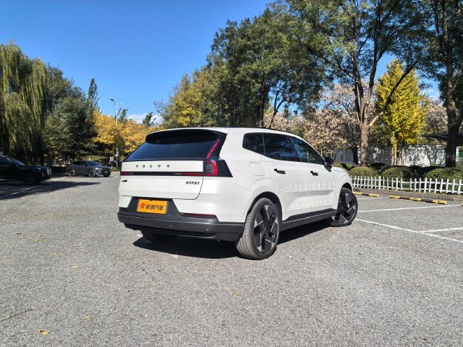 安全与时尚全兼容 抢先试驾沃尔沃全新XC70