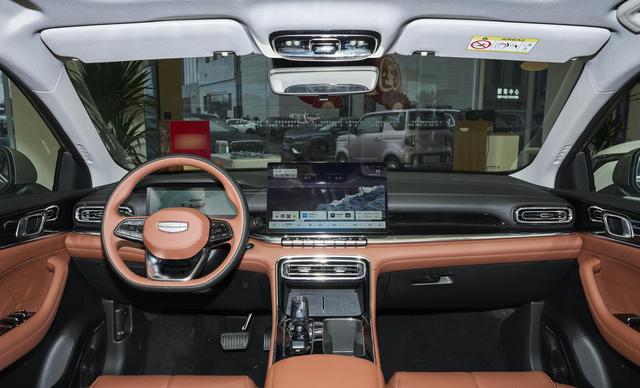 不到7万块,轴距竟比凯美瑞还长?吉利第5代帝豪把家轿逼上绝路-有驾