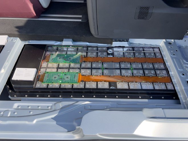 预售价35-37万起 小鹏X9超级增程开启预售