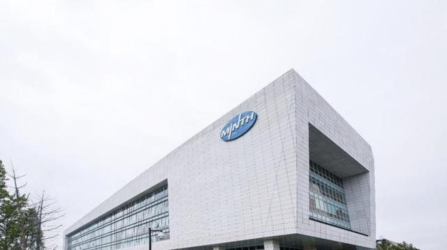 日本日产横滨全球总部被卖给中国敏实集团与美国财团联手收购，展现出中国企业在全球汽车产业中的崛起与战略布局