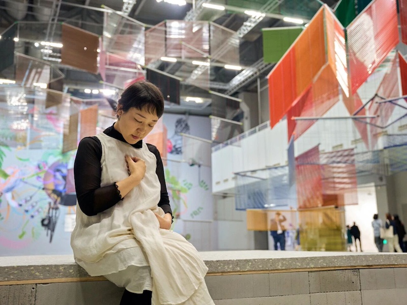 蜜蜂听见花开的声音它会怎么样__蜜蜂和花儿音乐