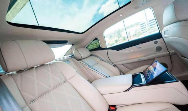 宝座不保享界S9开订2小时订单破3000台,市场反响堪称爆炸式增长,彰显其强大的破圈潜力-有驾