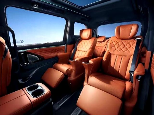 M8宗师成爆款MPV,智能舒适拉满,全家出行都爱它-有驾