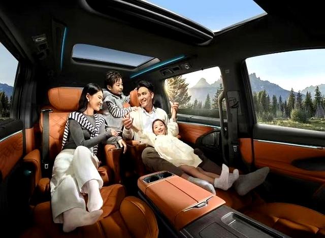 M8宗师成爆款MPV,智能舒适拉满,全家出行都爱它-有驾