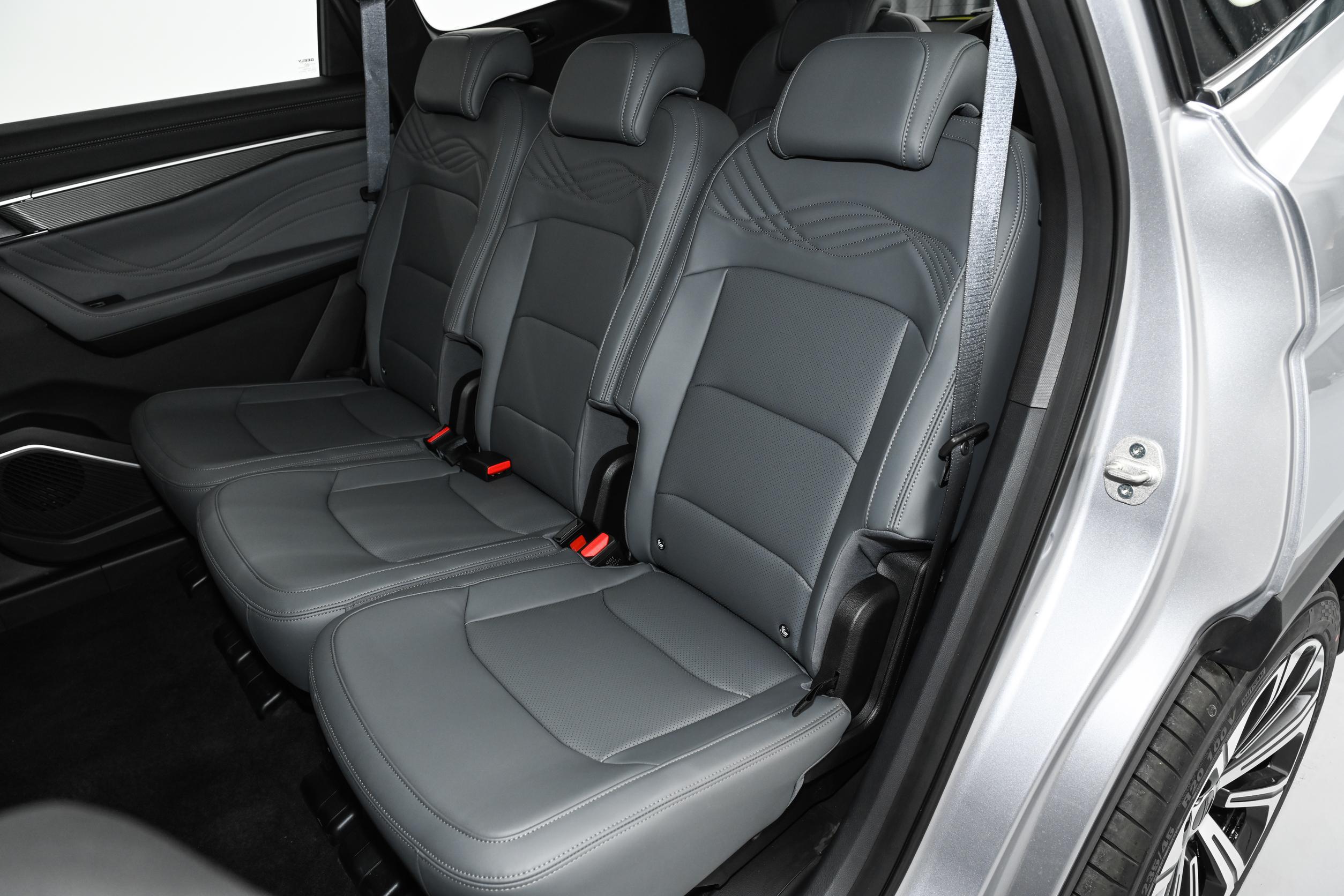 _吉利新款中级车曝光_吉利中型车图片和价格