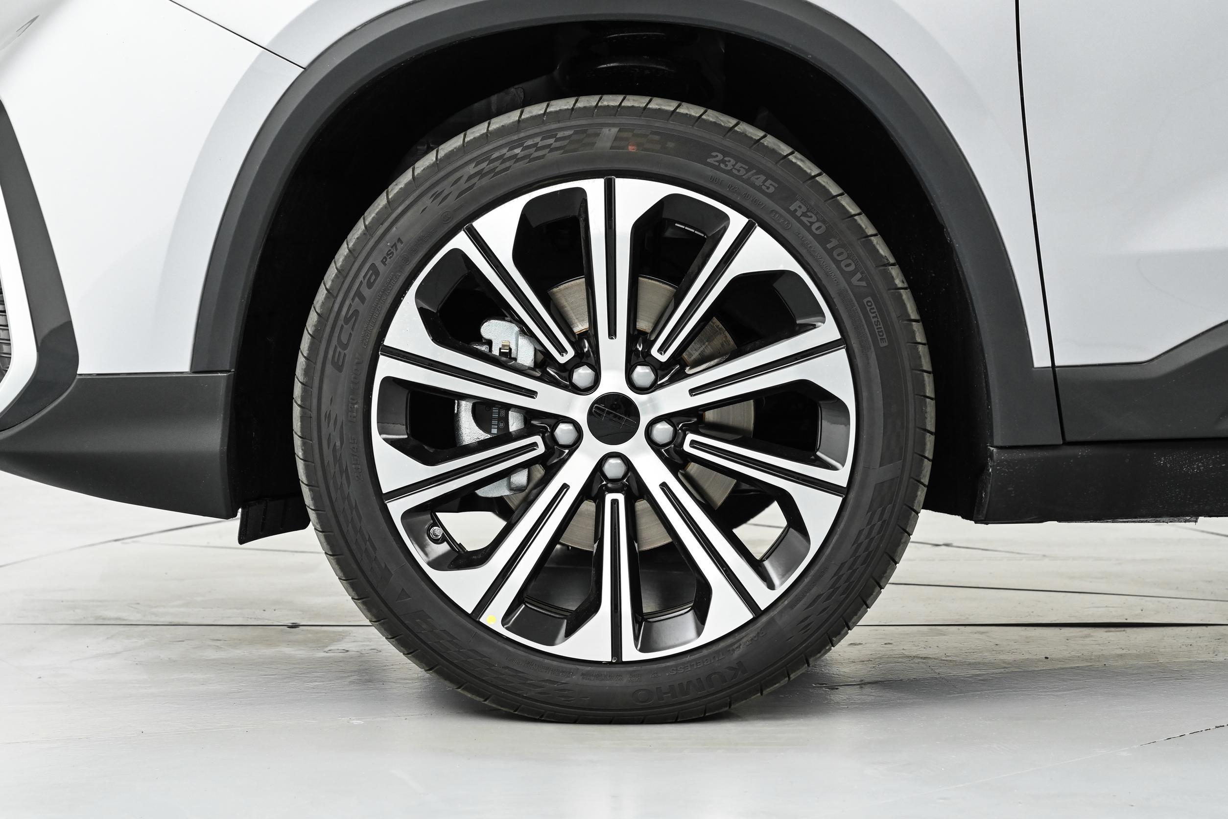 吉利新款中级车曝光_吉利中型车图片和价格_