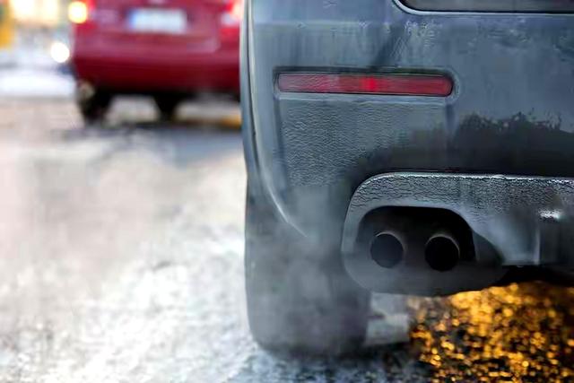 开车3年才懂的教训，这些行为最毁车，都是血泪经验！-有驾