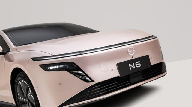 N6神颜一见倾心纯电日产N7，作为插混版本N7配置相似价格更实惠，市场反响良好满足不同消费者需求