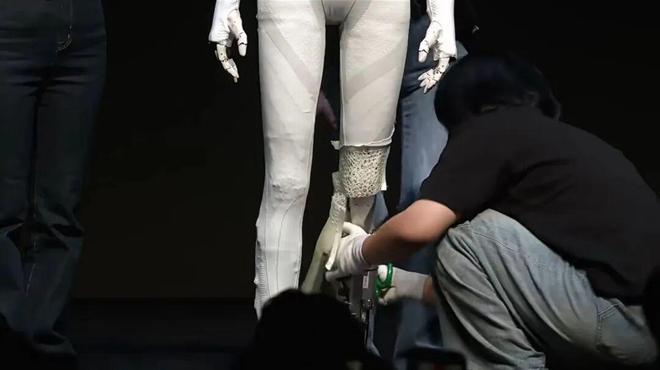 马斯克1.2万亿__马斯克和何小鹏