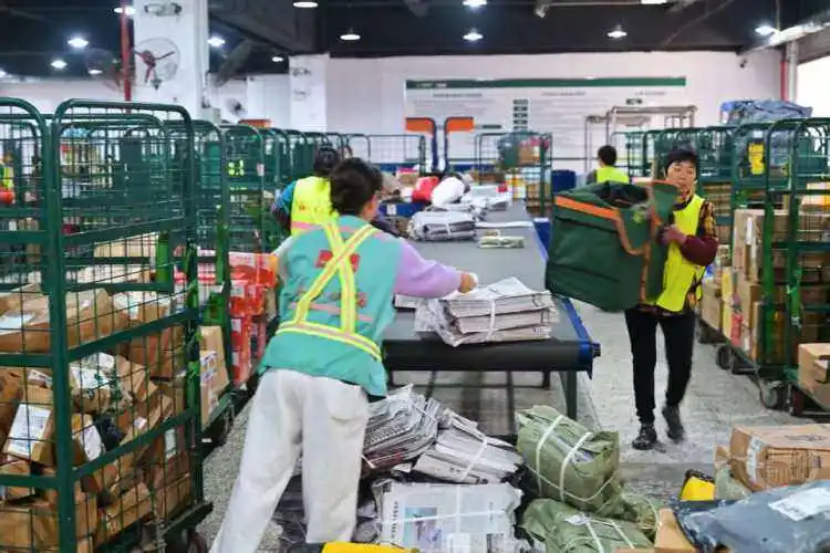 “双11”重庆包裹什么最多？ 数码和智能小家电买得多，火锅底料卖得多