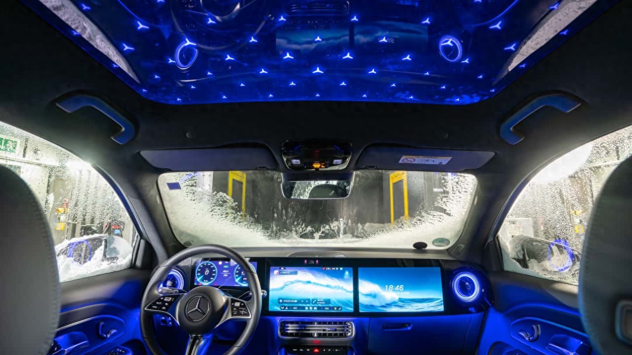 梅赛德斯-奔驰公布全新一代 GLB 内饰：七座、三联屏，星空顶吸睛