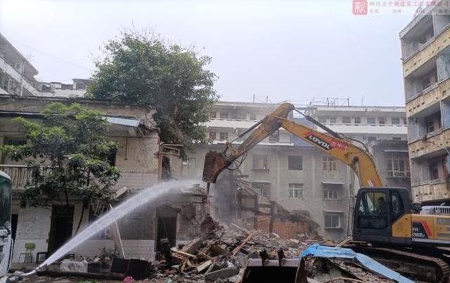 榆中县自2025年11月11日起实行道路临时停车泊位收费管理，半小时免费，超时按计费标准累计收费，夜间免费时间段保障市民便捷出行-有驾