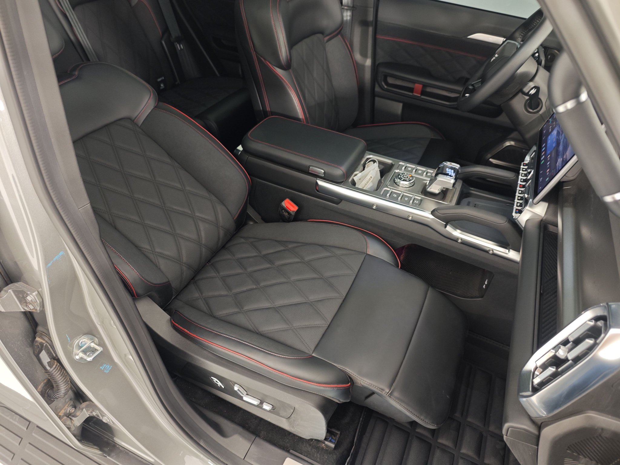 配置升级明显 静态体验2026款捷途旅行者C-DM