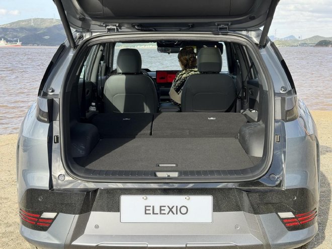 亲民售价带来越级体验 试驾北京现代EO羿欧