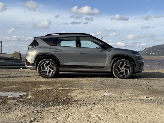 亲民售价带来越级体验 试驾北京现代EO羿欧